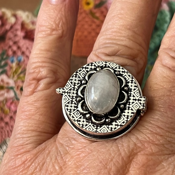 🆕️ Secret Rainbow Moonstone sterling ring - 9 - Picture 9 of 10